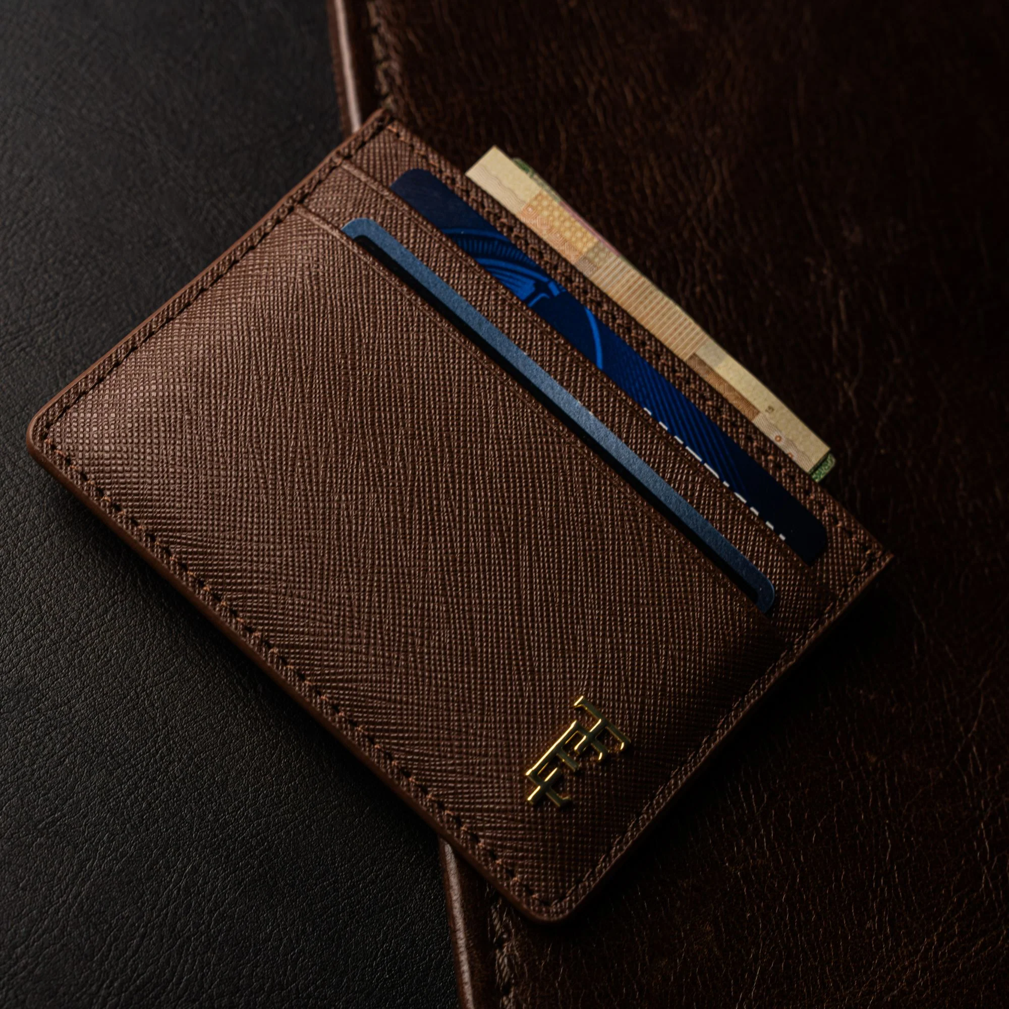Auburn Brown - Image 3